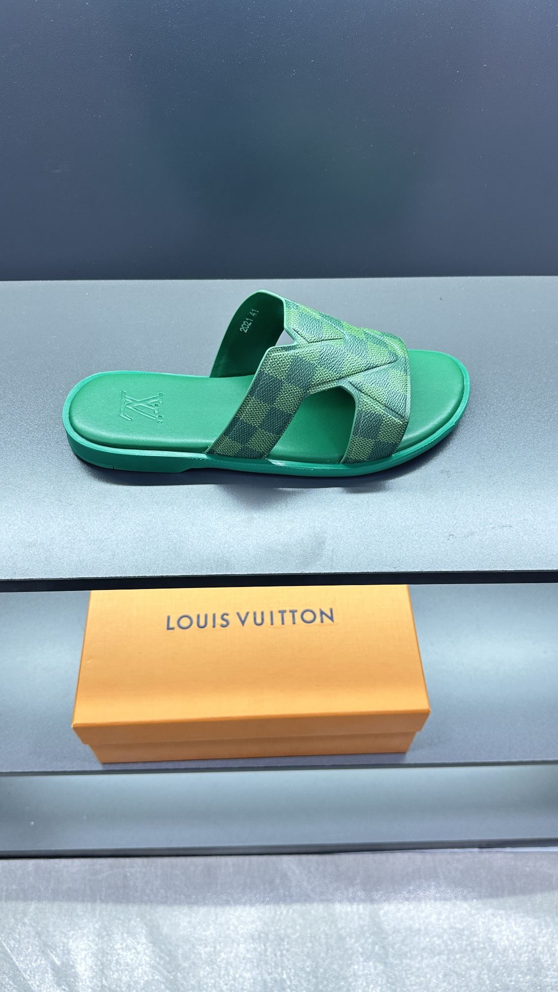 Louis Vuitton Slippers